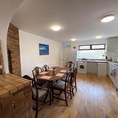 4-Bedroom Home - Perfect For Those Working In Bridgend - By Tailored Accommodation エクステリア 写真