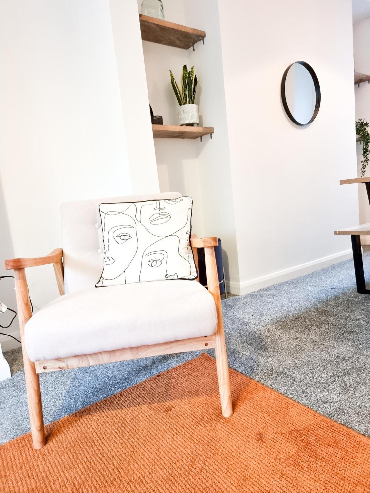 4-Bedroom Home - Perfect For Those Working In Bridgend - By Tailored Accommodation エクステリア 写真