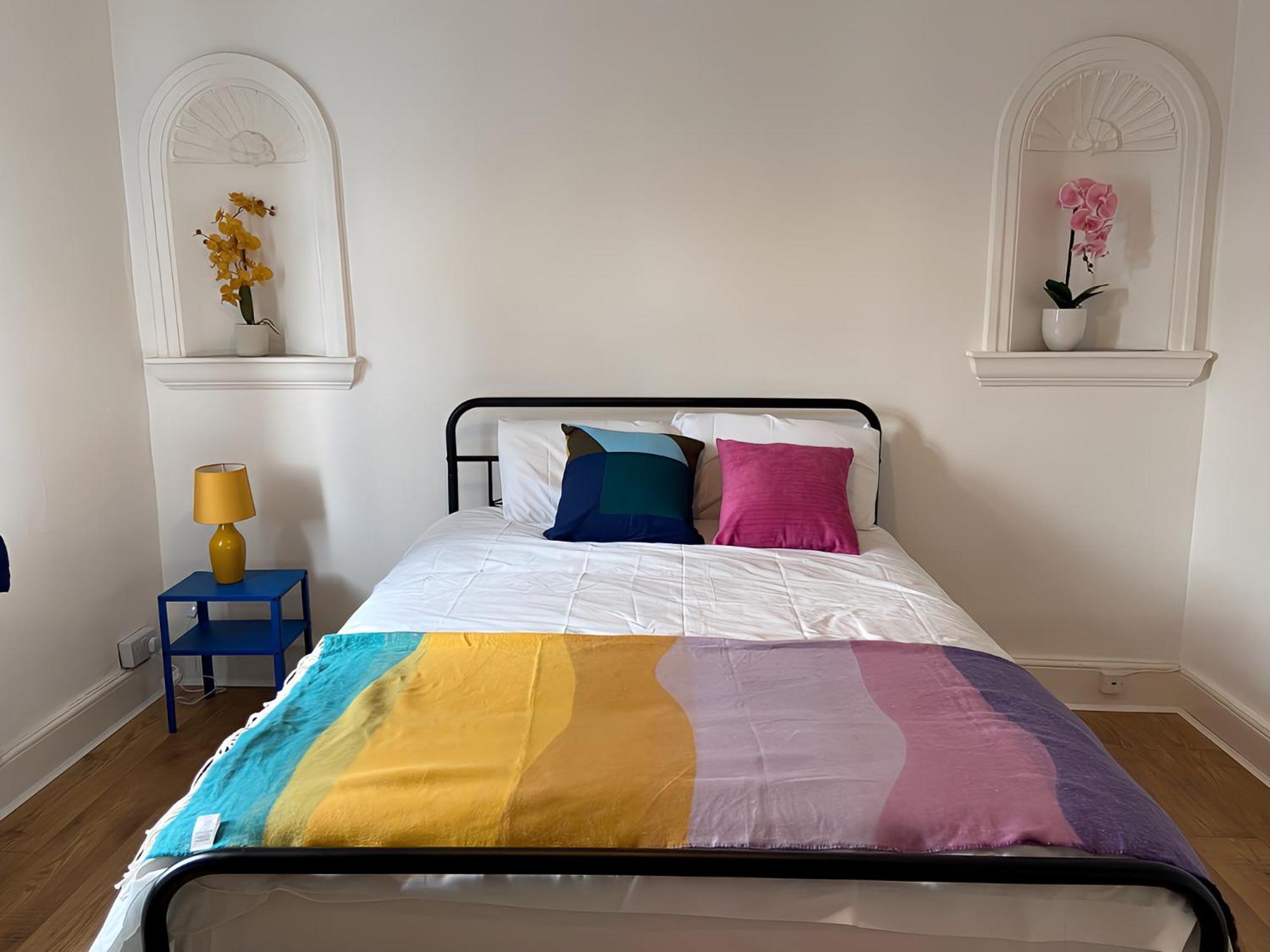 4-Bedroom Home - Perfect For Those Working In Bridgend - By Tailored Accommodation エクステリア 写真
